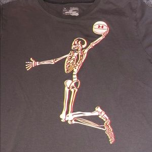 youth XL under armor t shirt